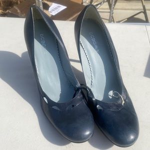 BCBGirls Navy Blue leather Stilleto Pumps. Size 11 B